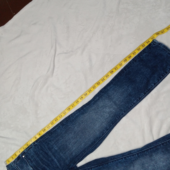 DKNY EUC Dark Denim Acid Wash Cropped Capri Jeans size 2 - Picture 10 of 10